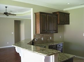 4th image of 579 Spring Creek Dr