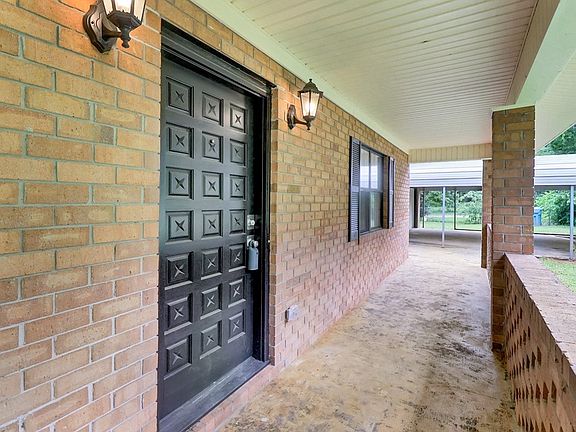 4th image of 790 Lake Gale Dr