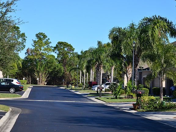4th image of 1916 Muirfield Way SE