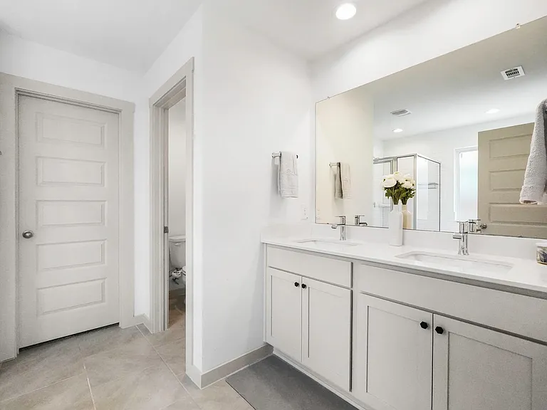 1126 Hyde Lake Ln — Photo 14