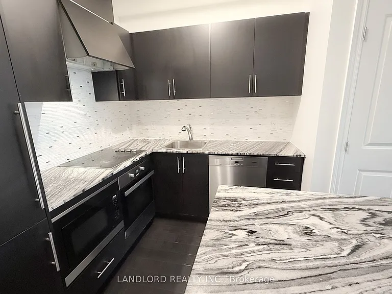 23 Glebe Rd W #521 — Photo 5