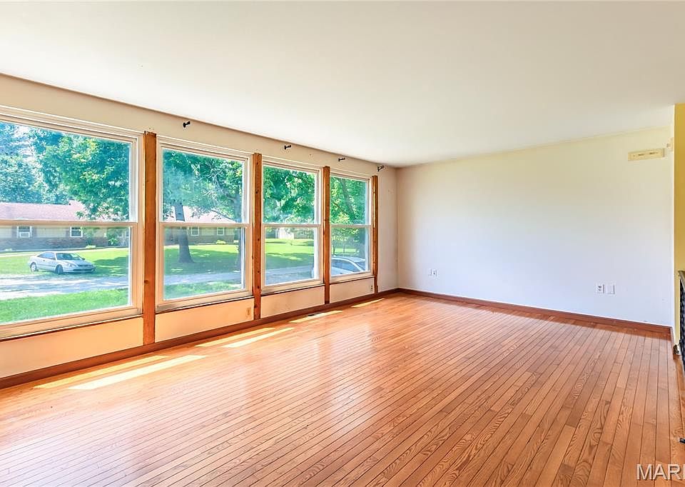 7th image of 71 Shady Oaks Dr