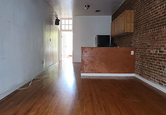 3rd image of 122 Bergen St APT 1B