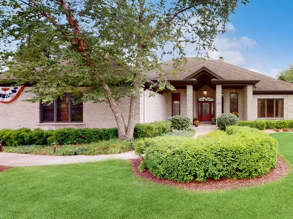 6203 Brighton Ln, Crystal Lake, IL 60014