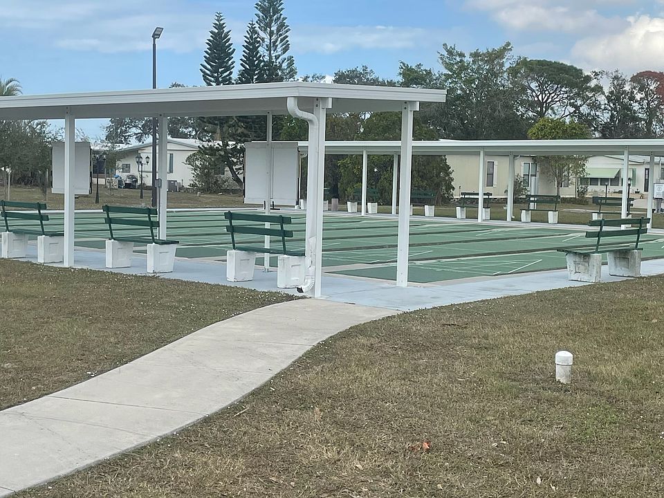 1st image of 2843 Palm Lake Dr
