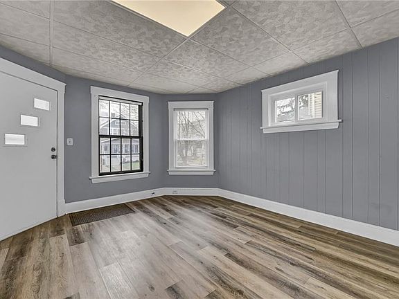 3rd image of 1290 Hall Ave #1