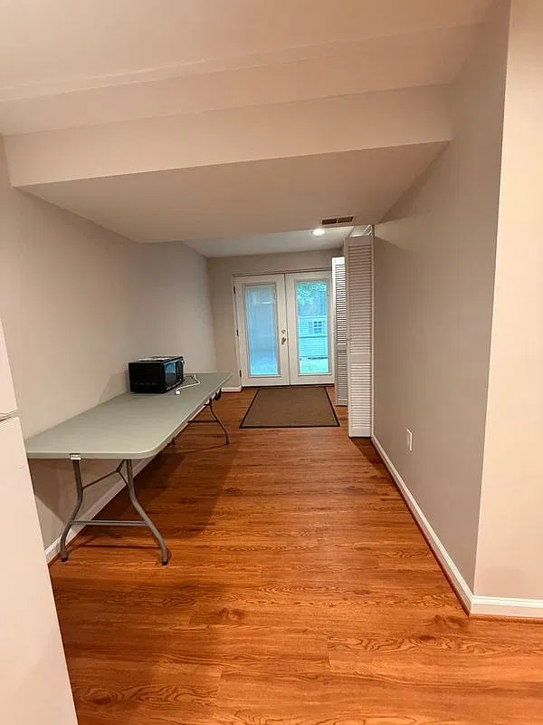 5 bed, 3.5 bath, 2321 sqft, $4,500 — Photo 4
