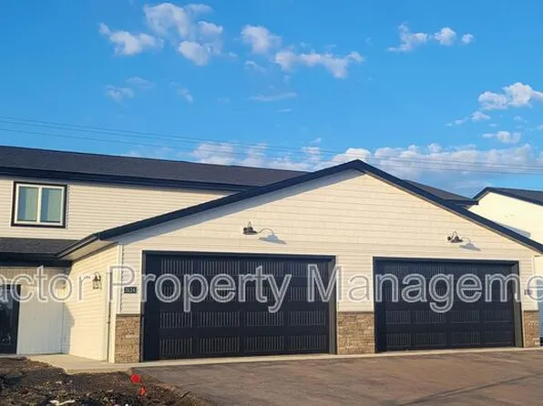 3130 Scotch Ln, Mankato, MN 56001