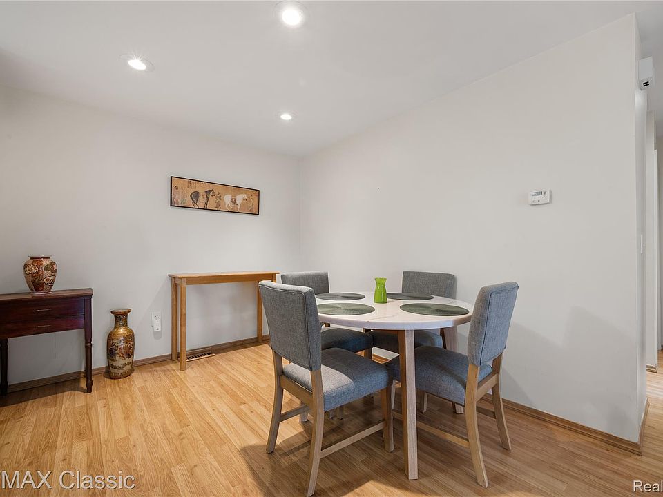39727 Village Wood Ln, photo 5