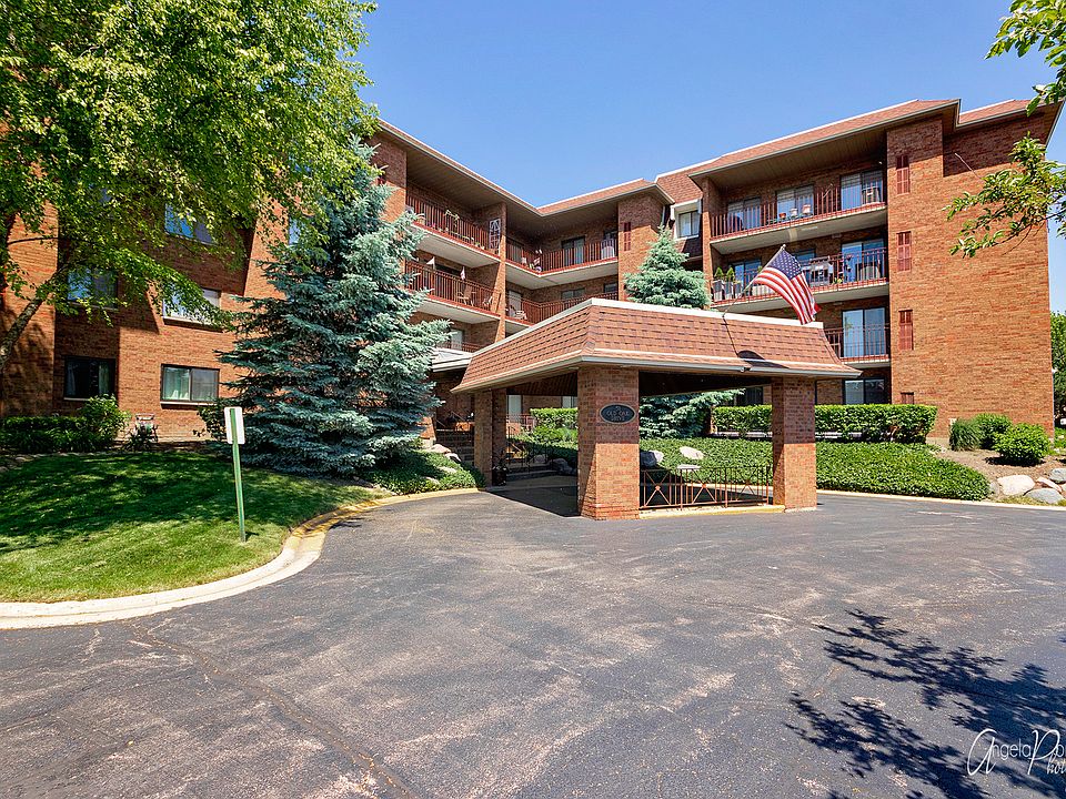 1st image of 51 Old Oak Dr APT 400