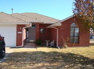 3812 Harmony Dr, Moore, OK 73160