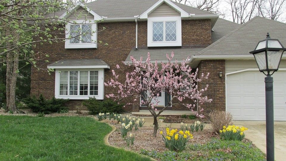 2nd image of 2131 Edgewood Dr