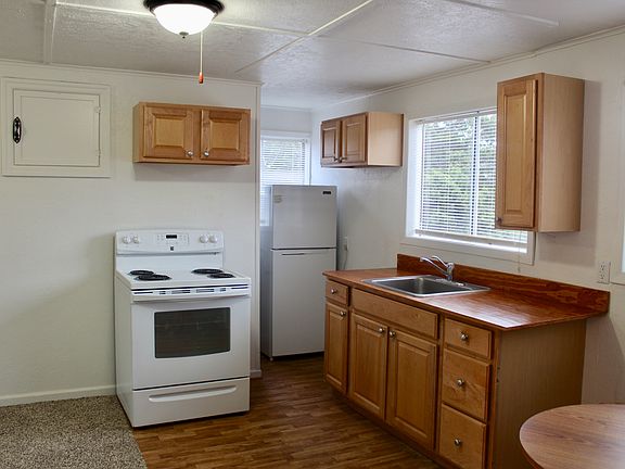 4th image of 20 Graham Ave #5