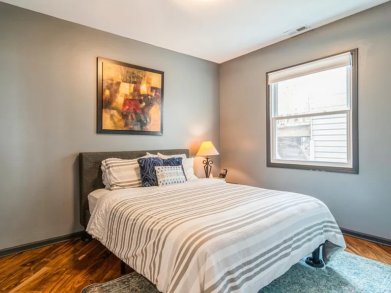 1059 W Cornelia Ave #2 — Photo 16
