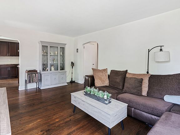 3rd image of 1434 Blanchan Ave