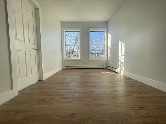 4th image of 211 Woodward St #11E