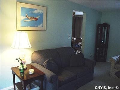 5th image of 107 Boxwood Ln