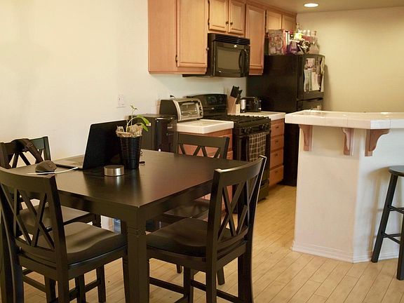 5th image of 243 Riverdale Ct APT 412