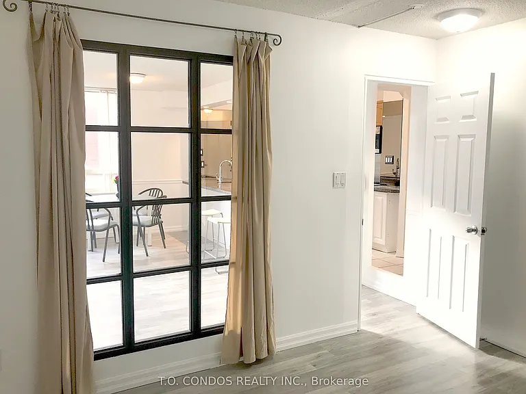 633 Bay St #511 — Photo 10