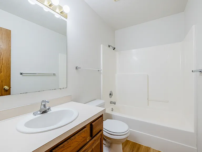 5155 S 80th St — Photo 15