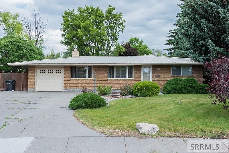 1st image of 1292 Riviera Dr