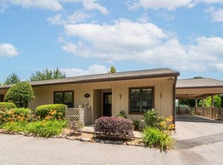 230B Ridgecrest Villas Dr, Franklin, NC 28734