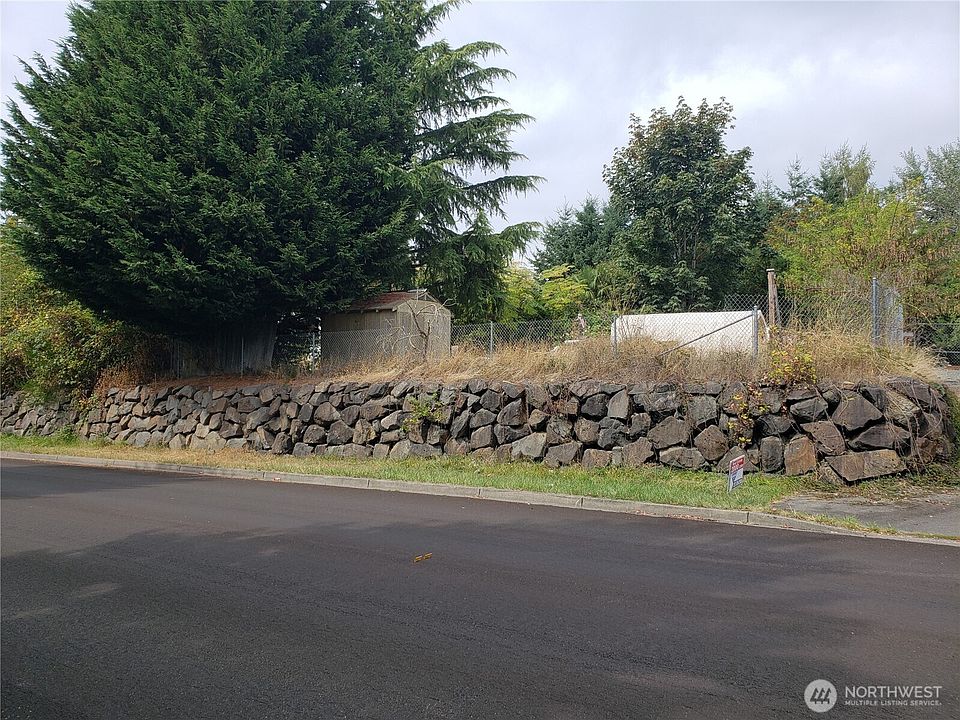 2nd image of 6570 SE 2nd Place