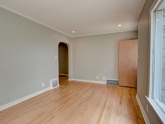 4th image of 2325 N 60th St
