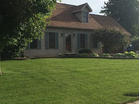 3rd image of 275 Brookside Dr