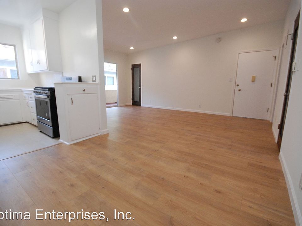 1st image of 1148 N Formosa Ave APT 6