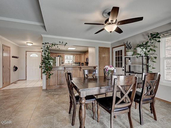 5th image of 8247 Goldfinch Rd