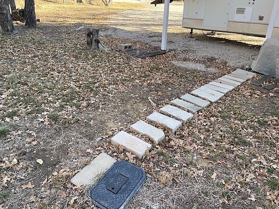 5th image of 2000 Willow Dr