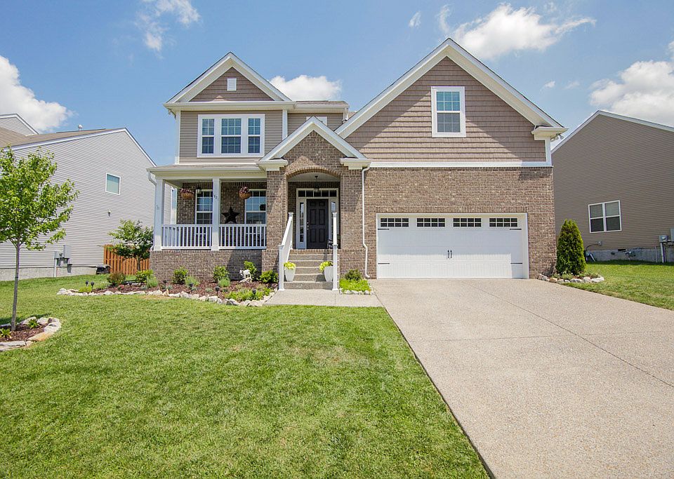 1st image of 1821 Looking Glass Ln