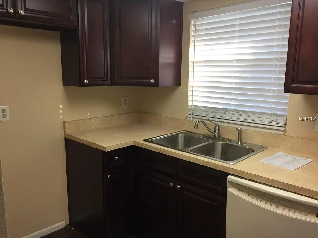 1 bed, 735 sqft, $1,400 — Photo 4