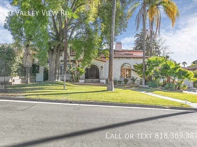 1530 Valley View Rd — Photo 2