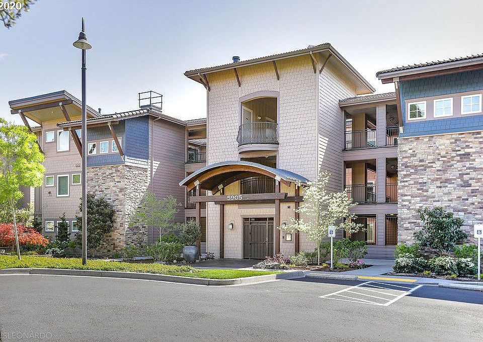 1st image of 5905 SE Columbia Way Unit 301