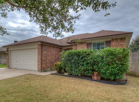 5th image of 406 Stewart Dr