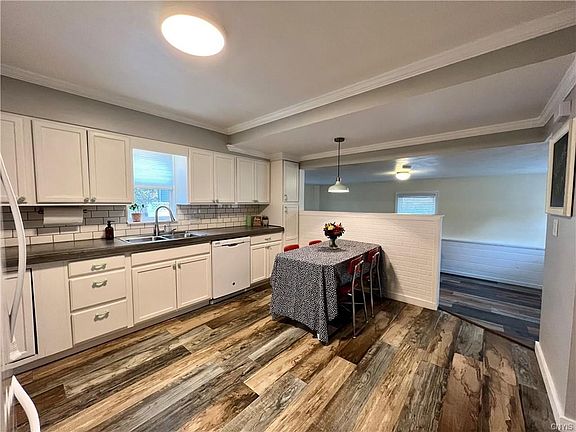 2nd image of 306 Beechwood Ave