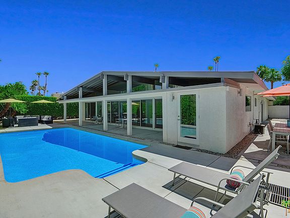 3rd image of 2121 S Broadmoor Dr