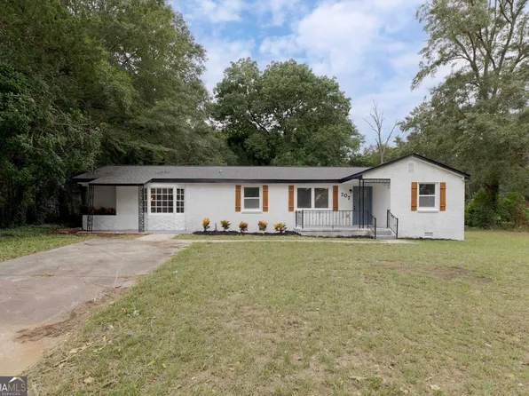 707 N Houston Lake Blvd, Centerville, GA 31028