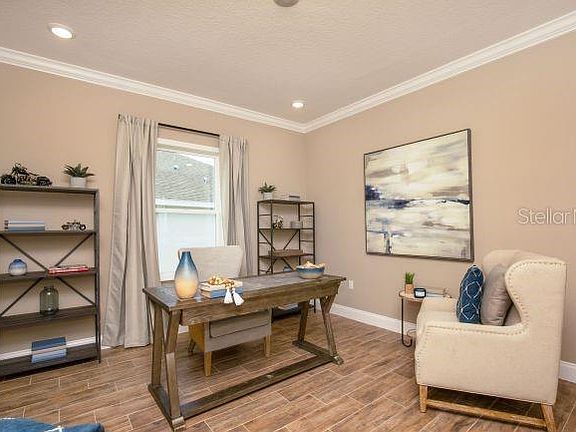 4th image of 200 N DIXIE DRIVE