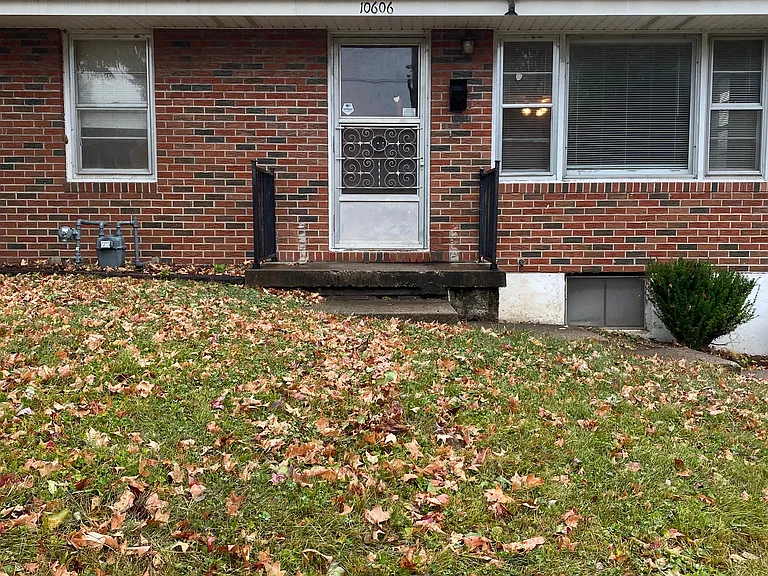 10606 E Kentucky Ave — Photo 1