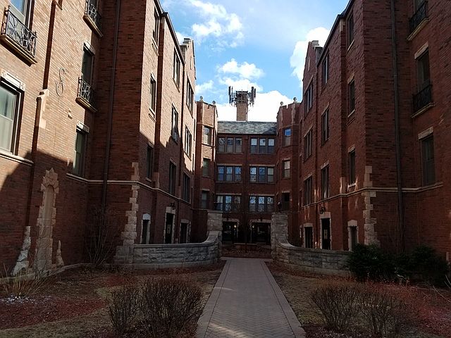 1st image of 6757 N Artesian Ave #3F