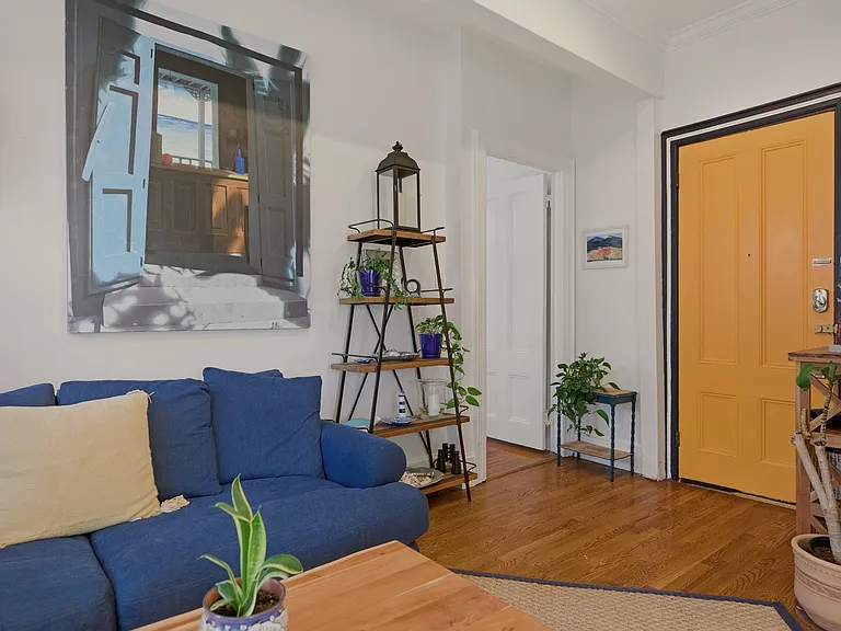 67 Perry St #5 — Photo 8