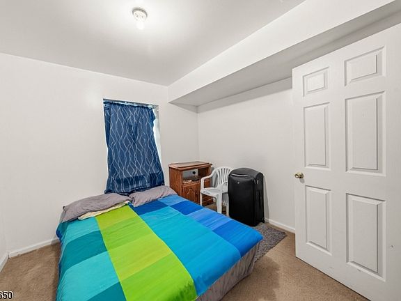 4th image of 39 Wainwright St