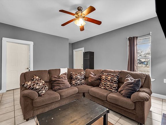 4th image of 1822 Herring Ave