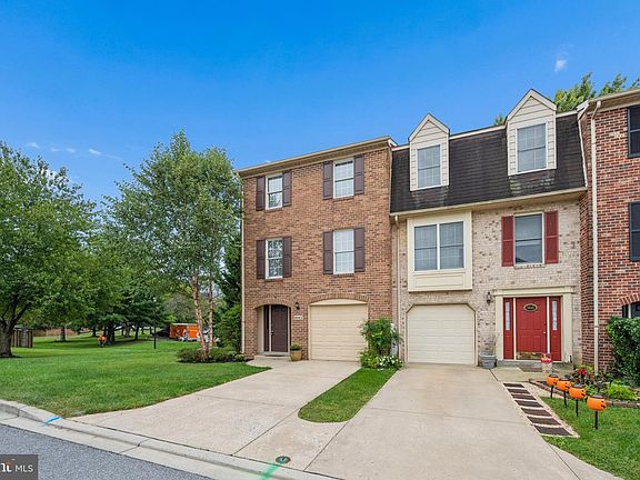 4th image of 8043 Hollow Reed Ct