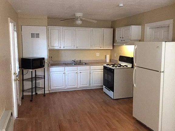 2nd image of 2128 San Simeon St