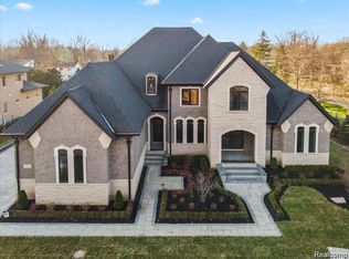 37651 Hidden Valley Ct, Clinton Township, MI 48036