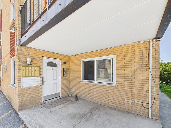 3rd image of 10033 Irving Park Rd APT 1A